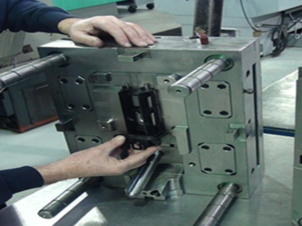 Die Manufacturers, Suppliers Services from India, Pune 